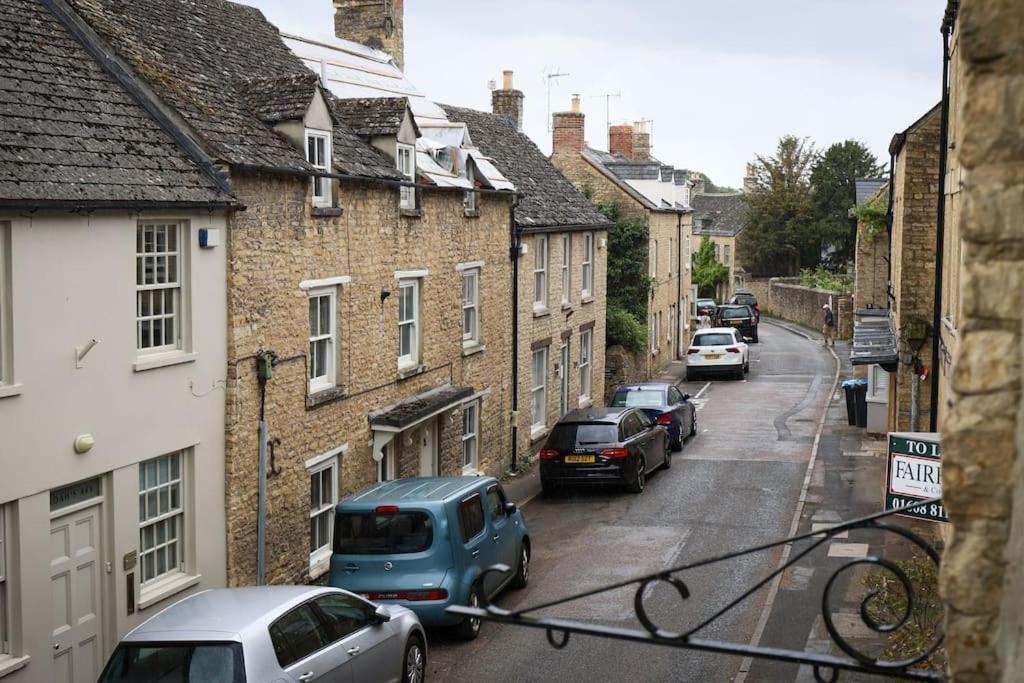 Spacious 1-Bed Apartment With Super King Or Twin In Central Charlbury, Cotswolds Exterior photo